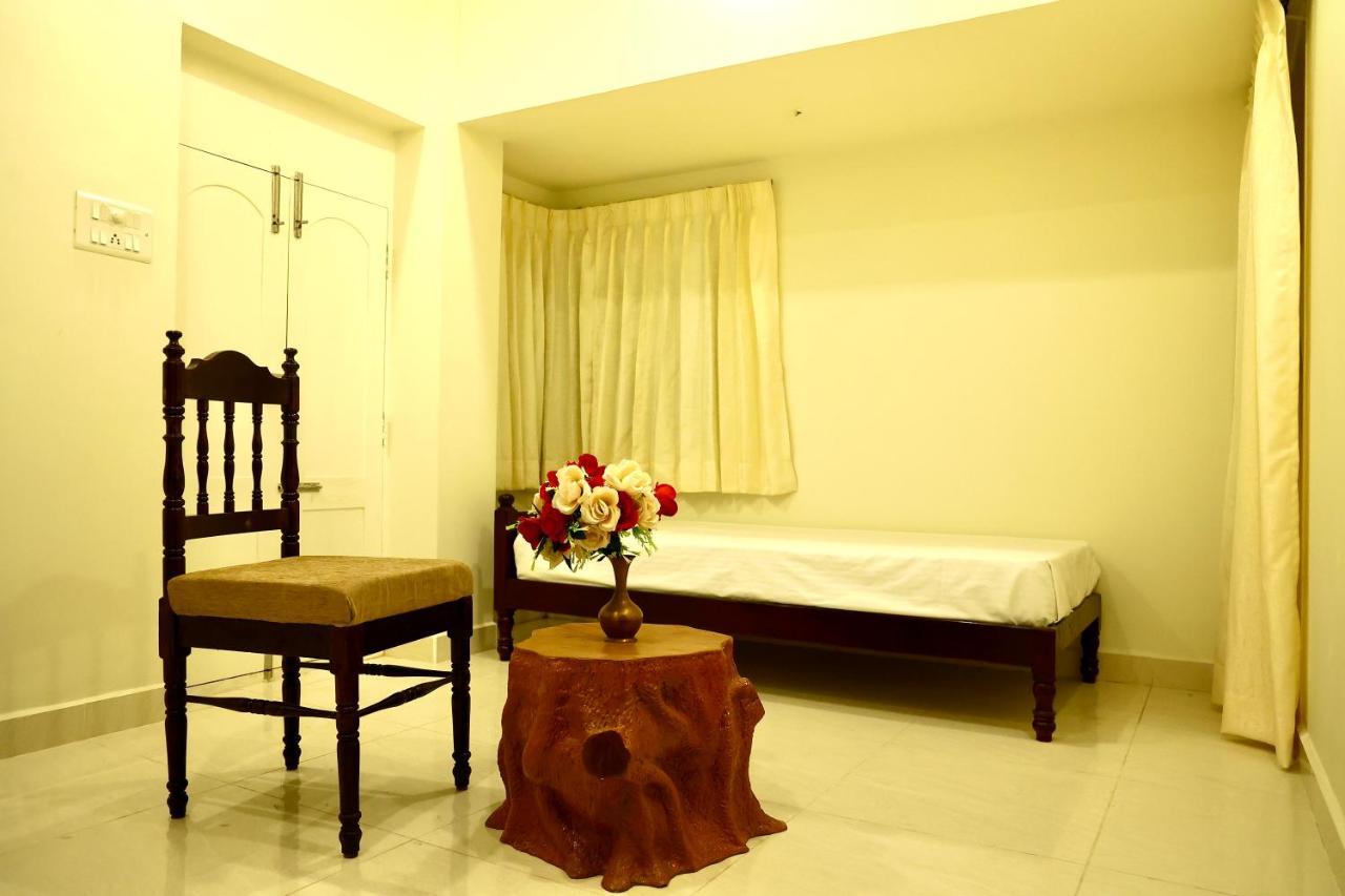 Jack'S Den Residency Hotel Puducherry Buitenkant foto